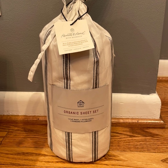 Hearth & Hand Other - Hearth and Hand with Magnolia - twin sheet set new